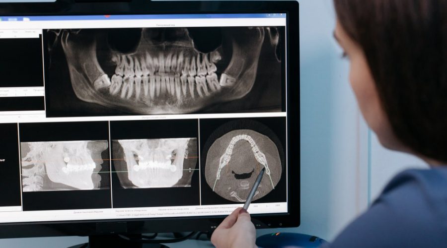 På Odenplan finns tandläkare som tar emot patienter för akuttandvård